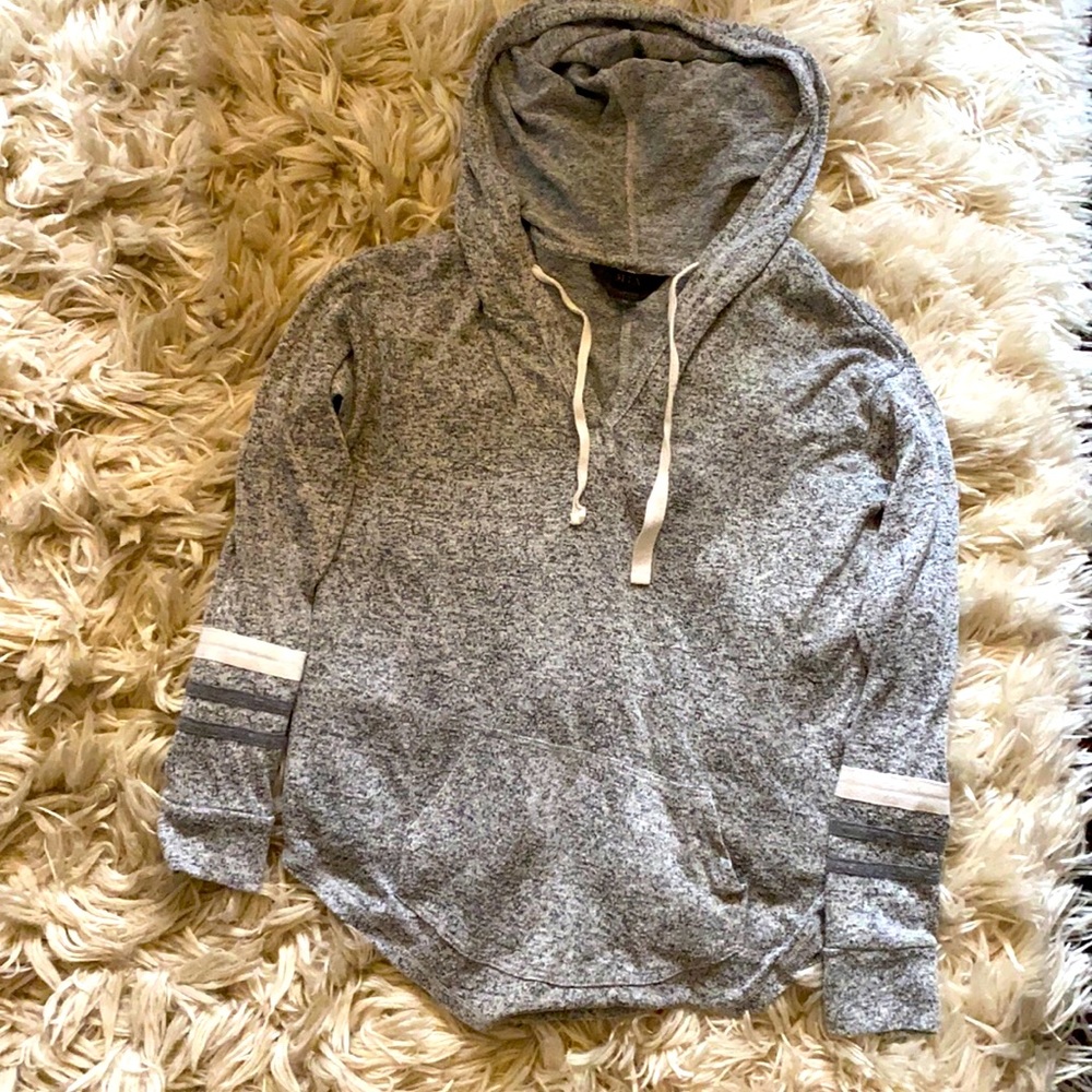 Trendy athletic-style top